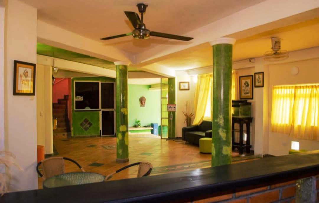 Hostel Green Light تاجانجا المظهر الخارجي الصورة