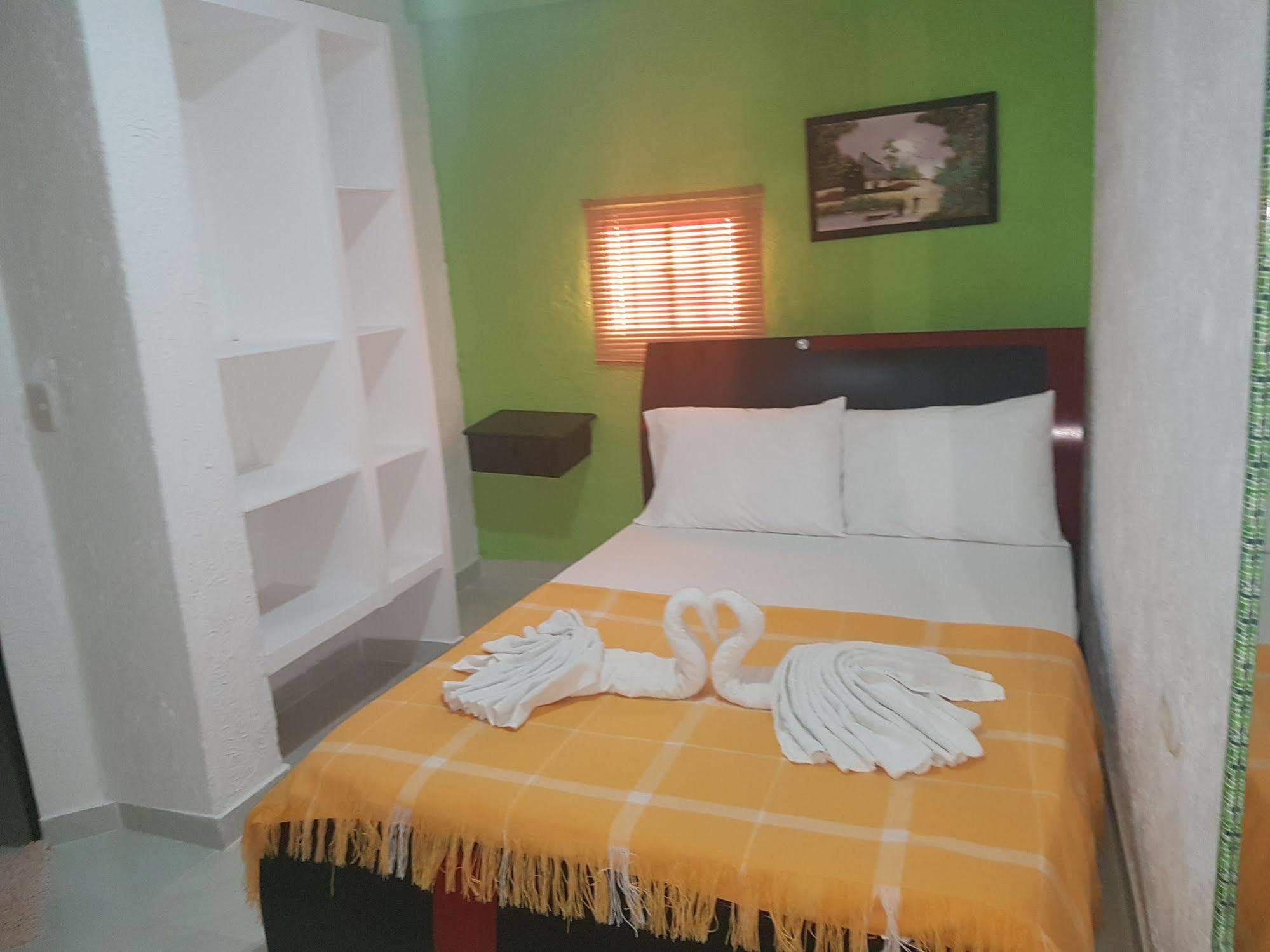 Hostel Green Light تاجانجا المظهر الخارجي الصورة