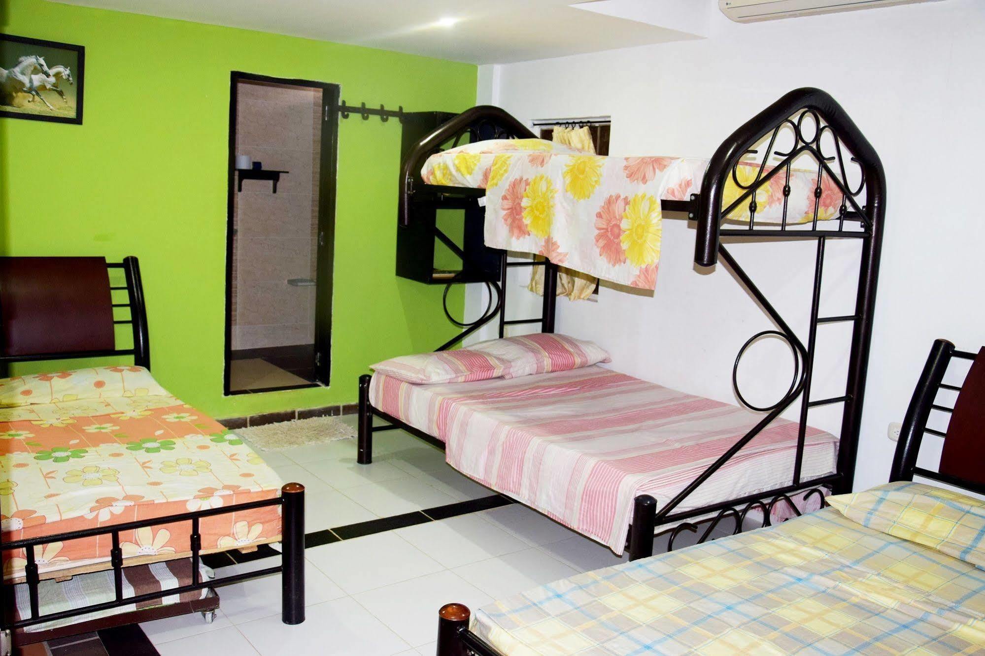 Hostel Green Light تاجانجا المظهر الخارجي الصورة